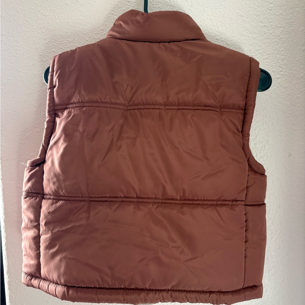 Women's Puffer Vest - Picture 2 of 4